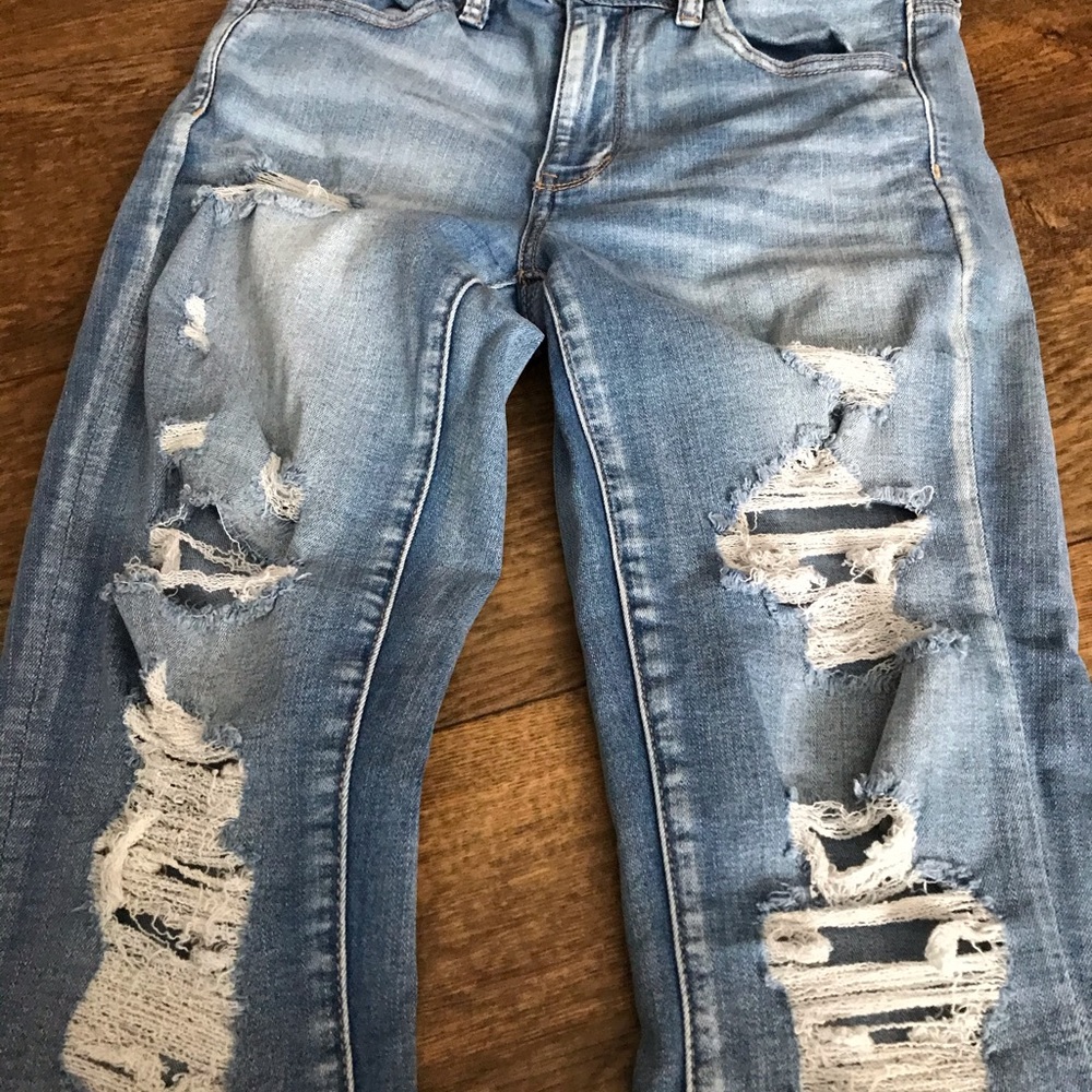 Pair of size 6 American Eagle outfitters jeans - Picture 5 of 8